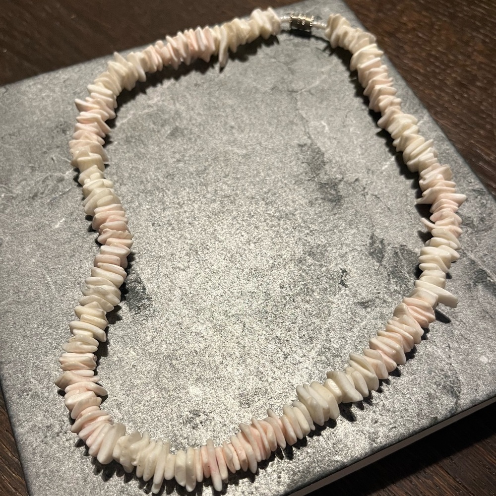 Real Shell Necklace from the Caribbean - Picture 1 of 5